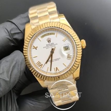 Rolex Saat Day Date 41mm Roma Rakamlı Beyaz Kadran Tırtıklı Gold Bezel